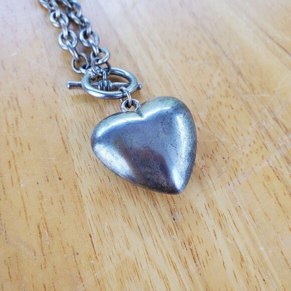 Womens Metal Neck Loop Chain 16" 3/16" Width With Silver Tone Heart Pendant - Picture 1 of 6
